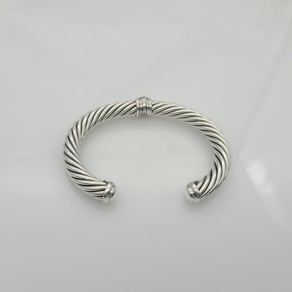 David Yurman 7mm Cable Classic Bracelet with Black Diamond Center Station - Picture 2 of 6